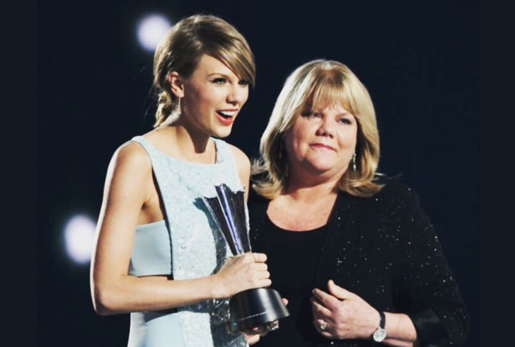 The close bond between Taylor and Andrea Swift is evident in Taylor's songs.