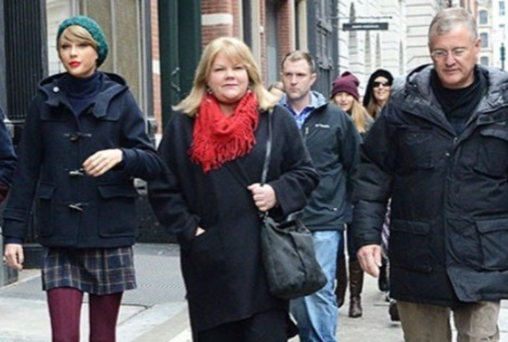 Andrea Swift | Taylor and her parents share a special bond.