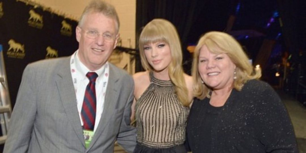 All About Taylor Swift Parents: Scott and Andrea Swift, Her Biggest Cheerleaders